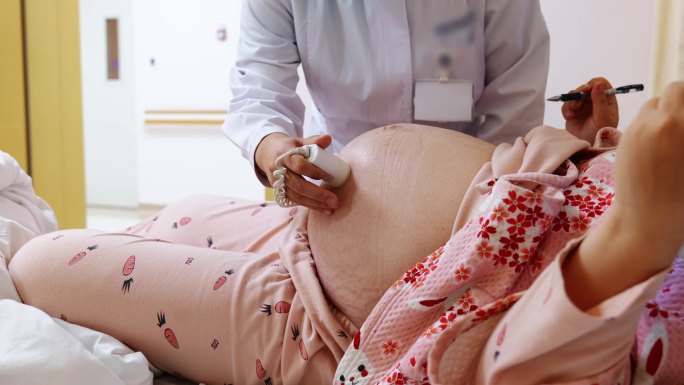 孕妇住院体检胎动测胎心