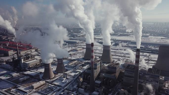 火力发电站鸟瞰图航拍烟囱环保工厂全球变暖