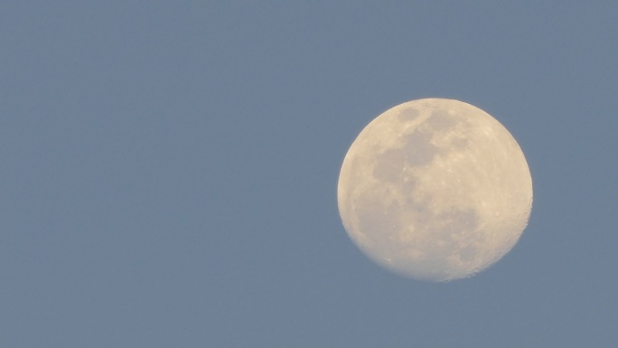 天上的月亮。超级月亮白天升起动画