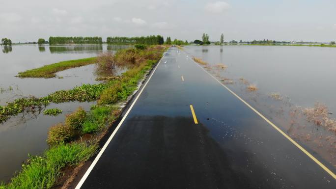 公路被洪水淹没洪灾水灾洪涝水涝水位上涨