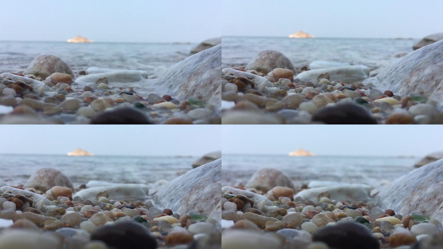 海水冲击鹅卵石
