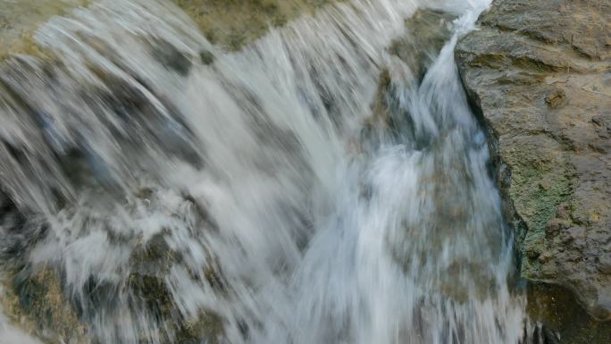 假山瀑布小溪流水