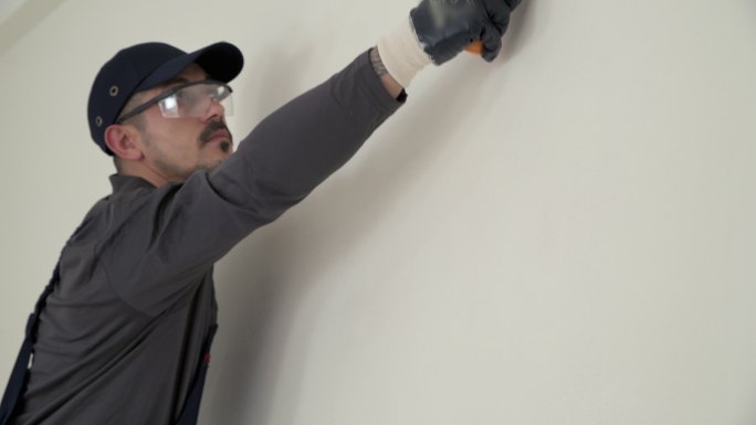 油漆辊刷油漆新房装修室内装修