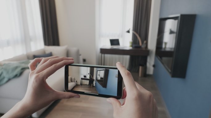 人们用手机上的增强现实技术来改造他们的家
