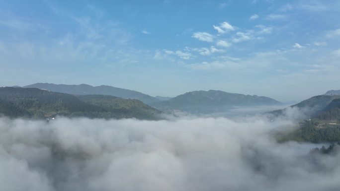 贵州大山美丽乡村云海日出延时航拍风景