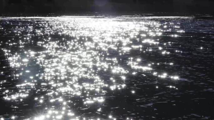 阳光洒在湖面上 星光点点