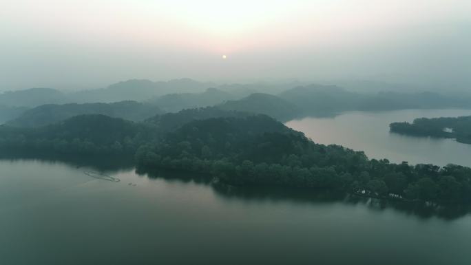 4K雾气蒙蒙的信阳南湾湖自然风光航拍合集