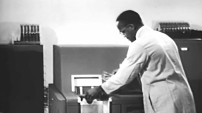 60年代大型计算机处理大型数据处理