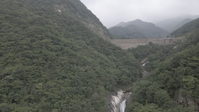 航拍 山川 小溪