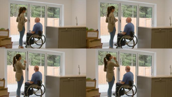 成年夫妇搬进新家老人瘫痪实拍视频素材