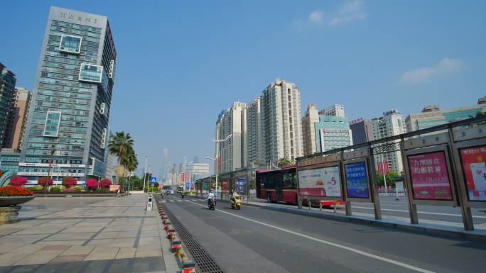 广西南宁民族大道街景