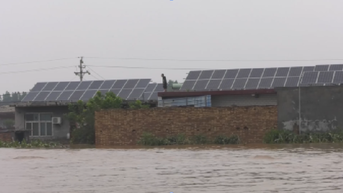 洪水过境淹没村庄，救援现场，淹没庄稼