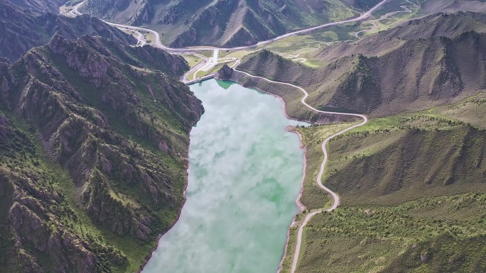 中国大西北甘肃省高山草原自然风景航拍