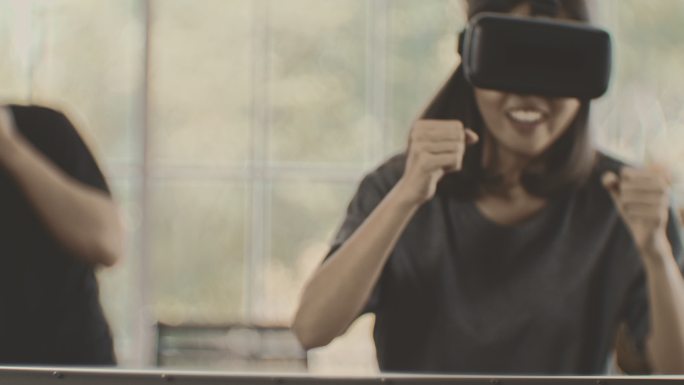 体验VR的人眼镜交互式沉浸式智慧智能