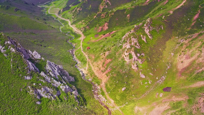 中国大西北甘肃省高山草原自然风景航拍