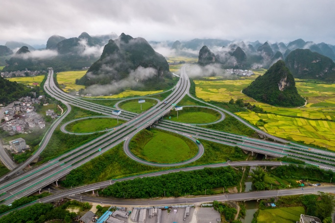 航拍中国最美高速公路合那高速