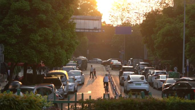 夕阳下的街道