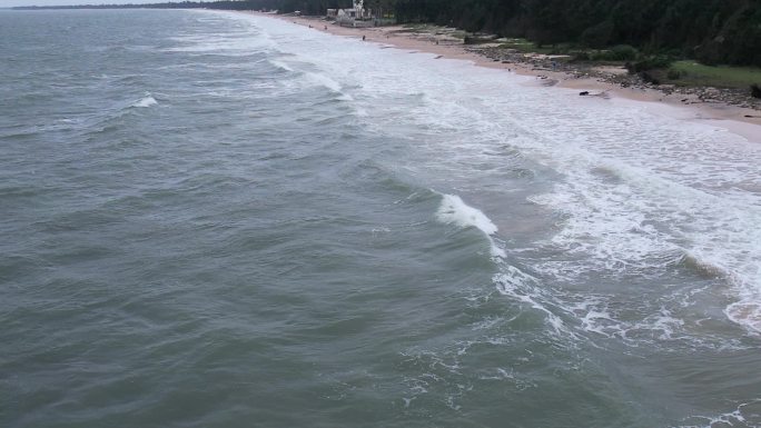 俯瞰海浪拍沙滩慢动作