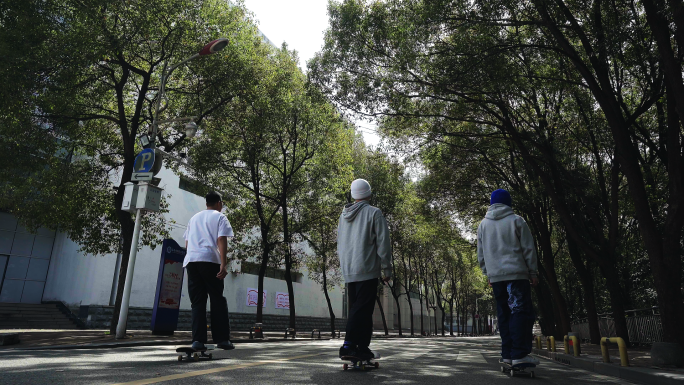 学校校园滑板少年 大学校园生活