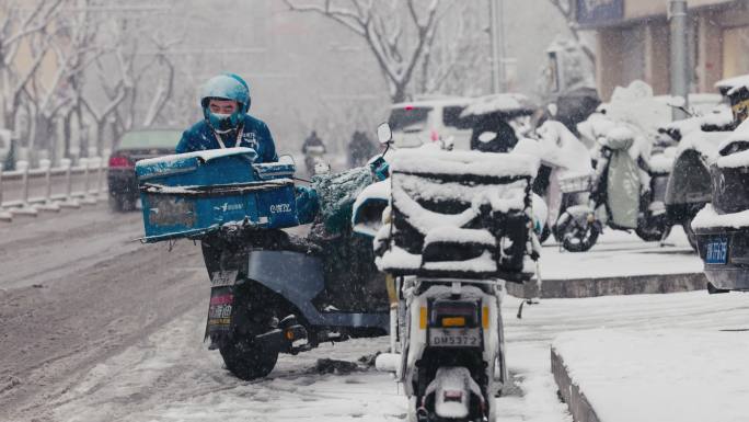 北京风雪中外卖快递骑手 慢动作升格