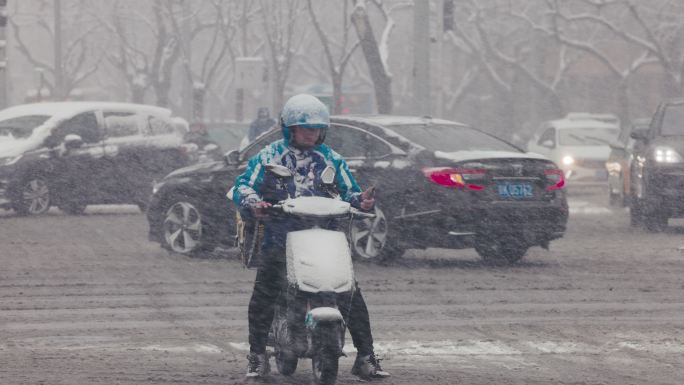 北京风雪中外卖快递骑手 慢动作升格