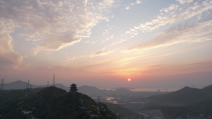 峦岩山