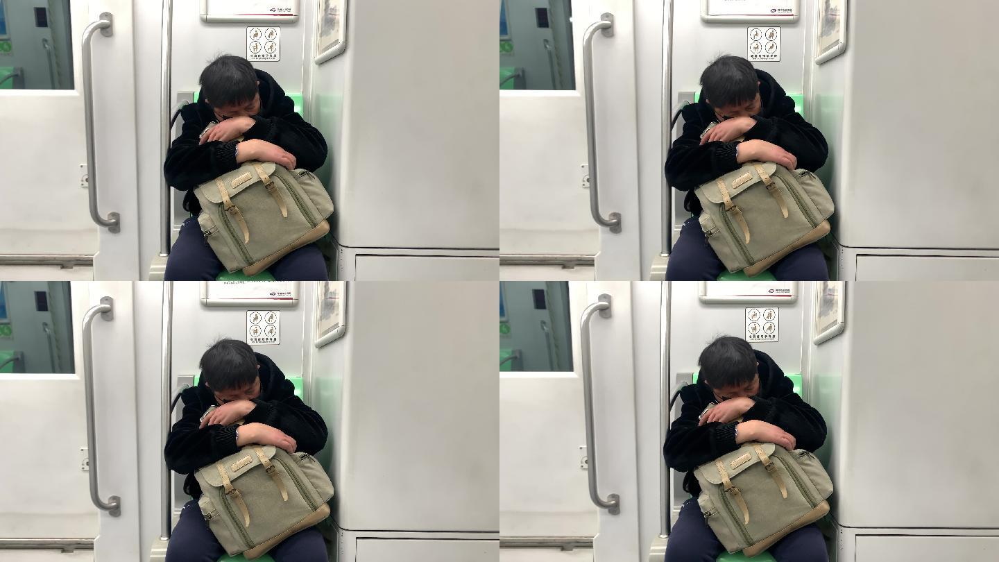 4k乘客在地铁打瞌睡视频