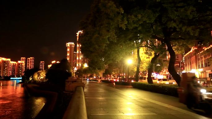 福州 晚上 街道 车流 江边