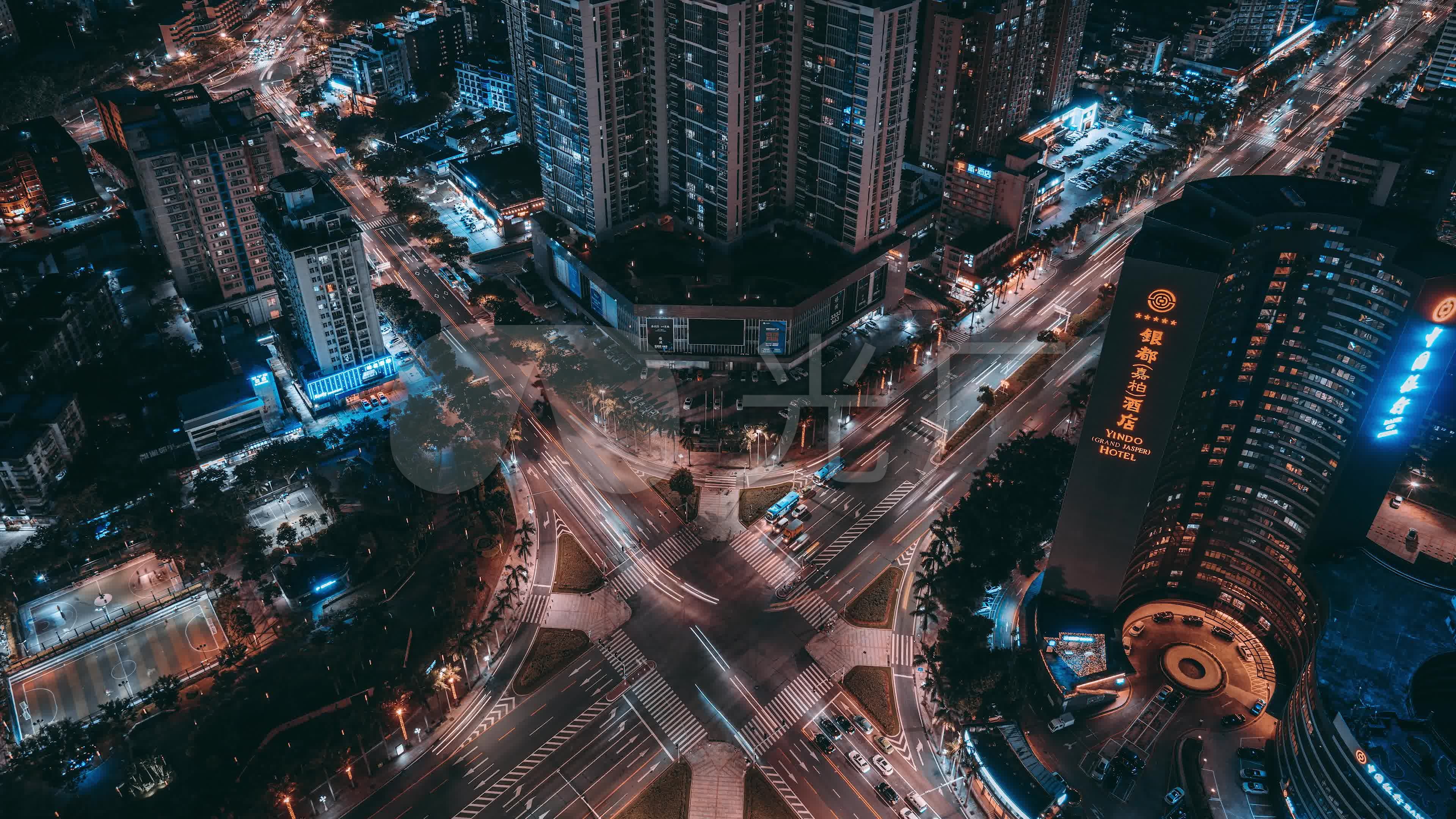 十字路口车辆车流夜景航拍9_3840X2160_高清视频素材下载(编号:9472119)_实拍视频_光厂(VJ师网) www.vjshi.com