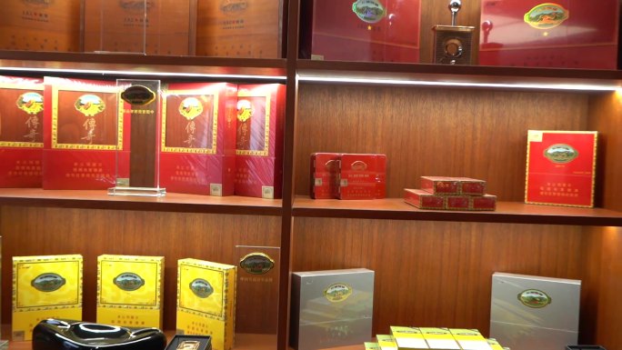 雪茄烟草柜台展示雪茄品牌陈列柜