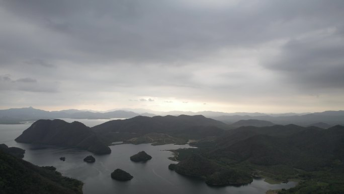 横移海上小桂林河流