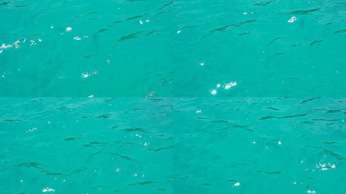 绿色的海水大海水波光粼粼水波荡漾