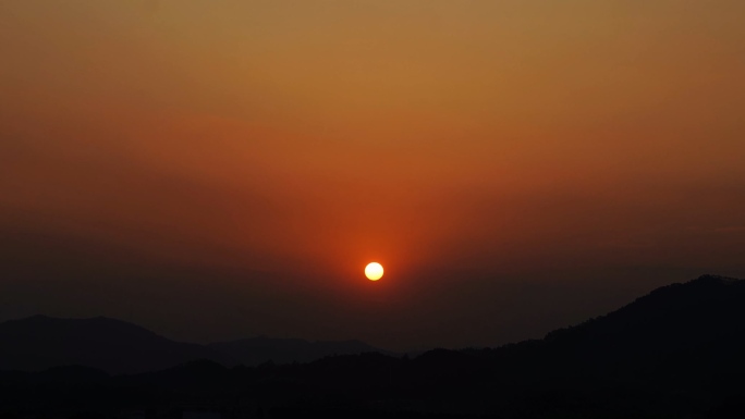 唯美日落夕阳黄昏傍晚天空云朵延时落日