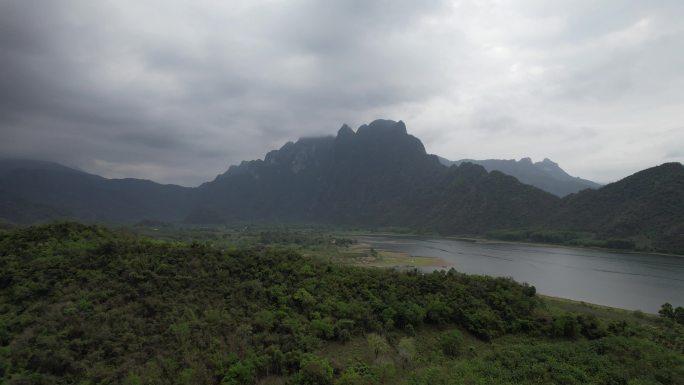 上升山脉海见小桂林河流