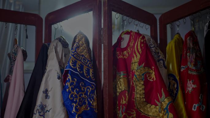 中国传统戏曲服装道具