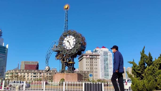 城市地标天津世纪钟大气蓝天实拍4K