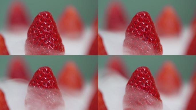 一组带干冰雾气的超慢水滴新鲜草莓镜头