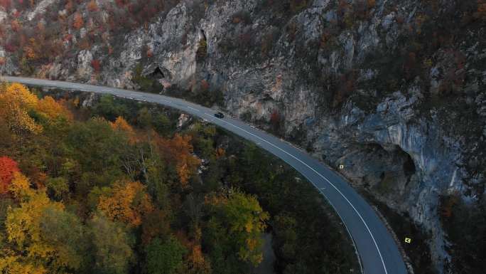 穿过巴尔干山脉的道路