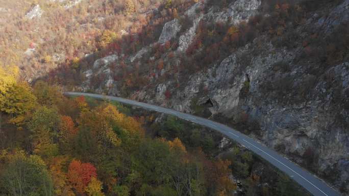 巴尔干山脉中的公路