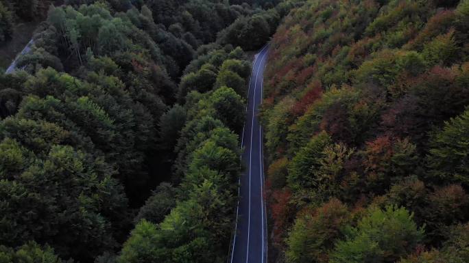 巴尔干山脉新疆西藏大自然旅游公路建设