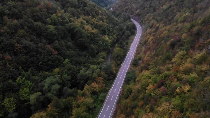 穿过巴尔干山脉的道路