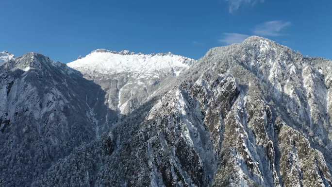 高黎贡山雪景