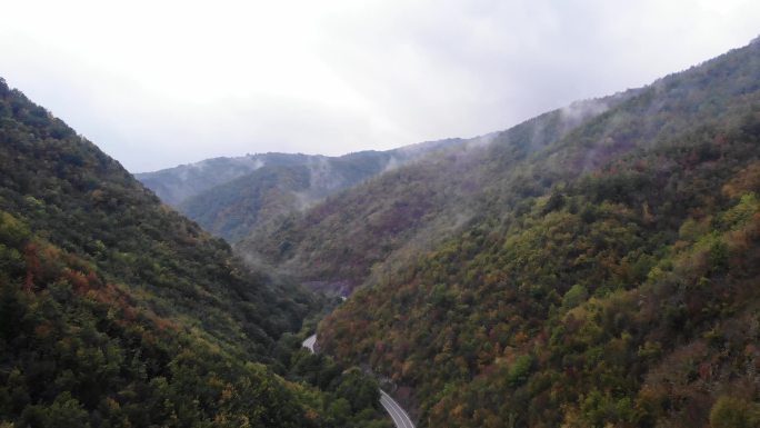 穿过巴尔干山脉的道路