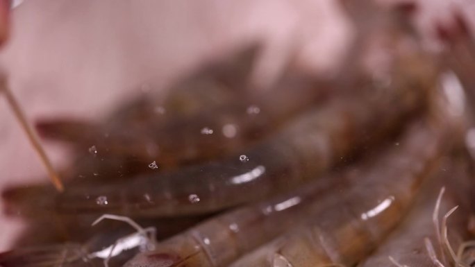 【镜头合集】清洗明虾去虾线海白虾 (3)