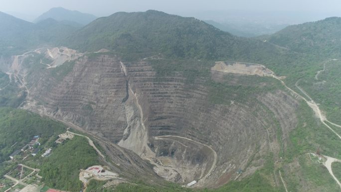 黄石国家矿山公园天坑7