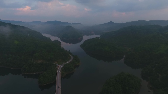 桂林航拍山湖丛林