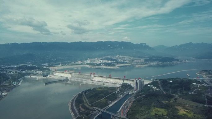 三峡大坝鸟瞰