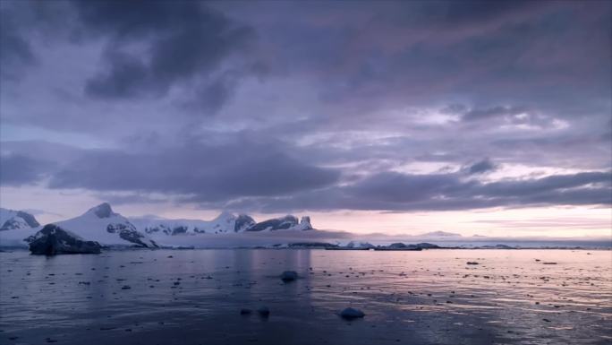 冰盖下的南极大陆