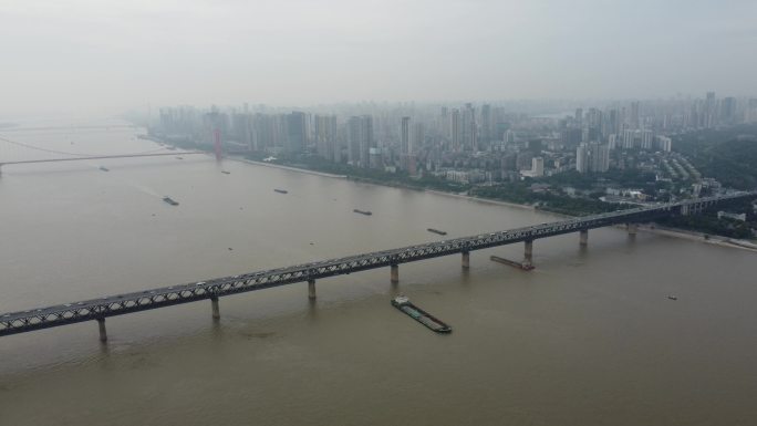 原创4K 武汉长江大桥航拍滨江日景