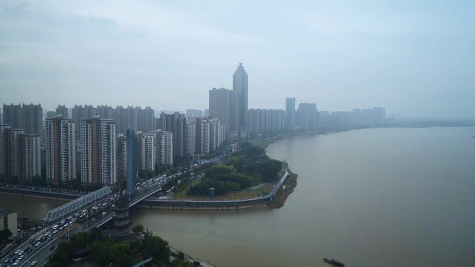 芜湖江边高楼白天到夜晚延时摄影